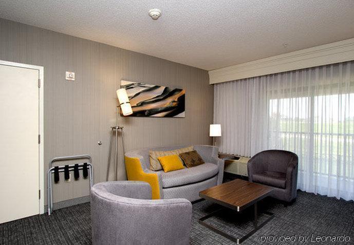 คอร์ทยาร์ด ซาลิน่า Hotel ซาลีนา ภายนอก รูปภาพ